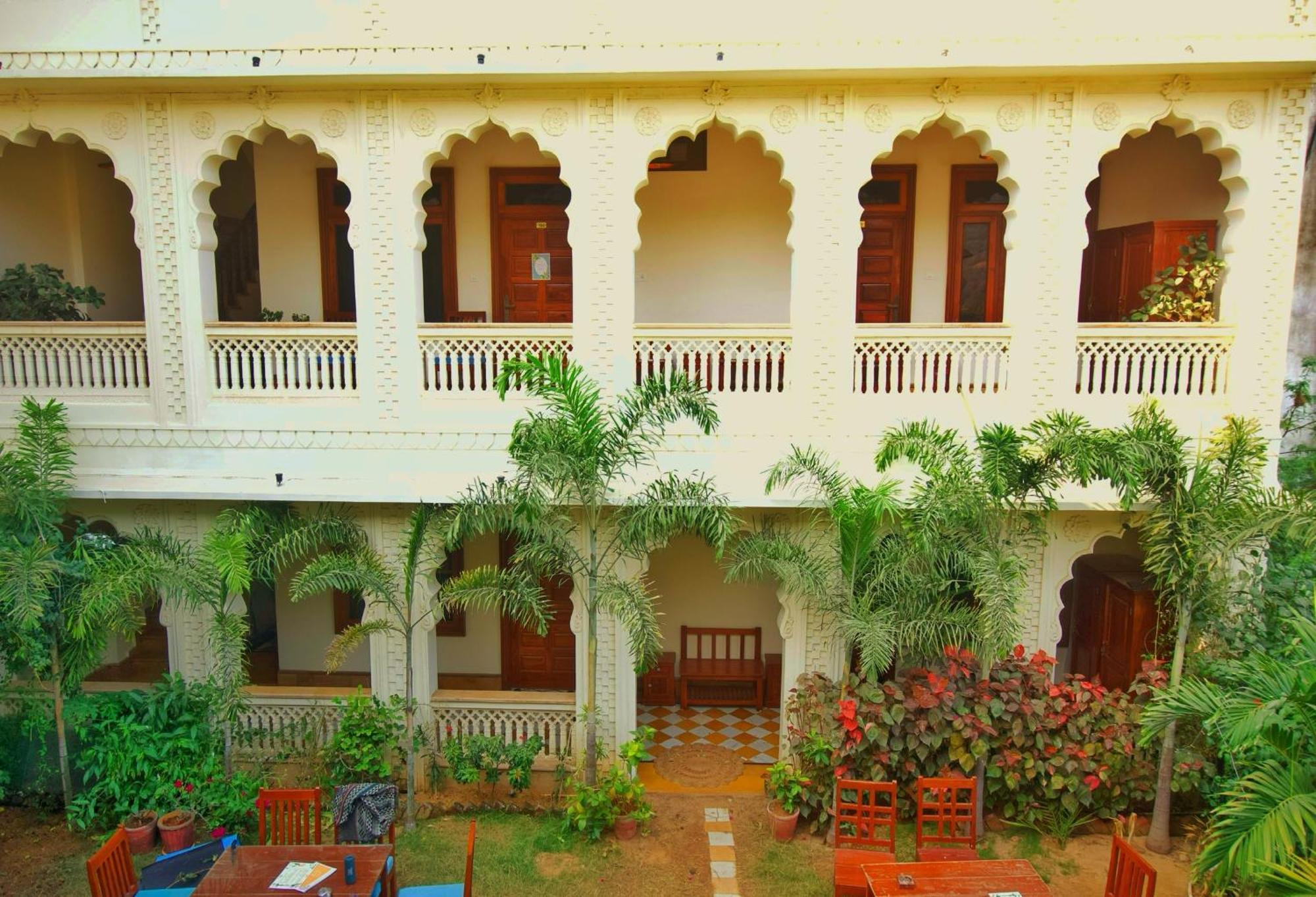 Banana Hostel Pushkar Dış mekan fotoğraf